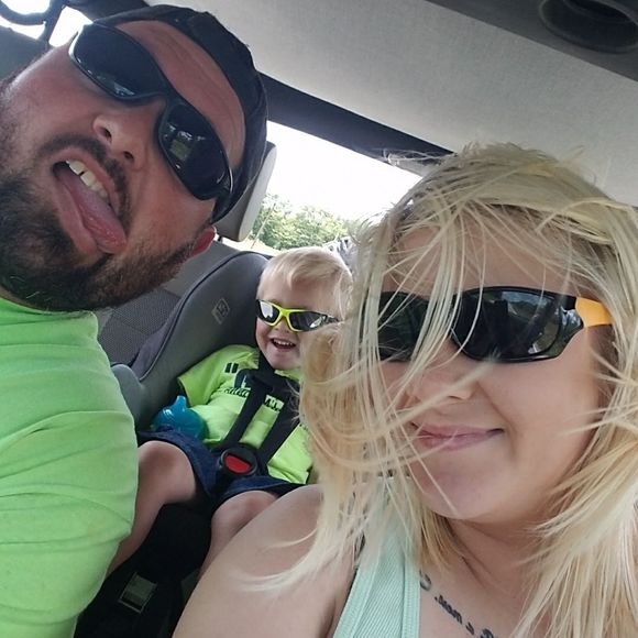 Meet your Posher, Nicole - Picture 1 of 1